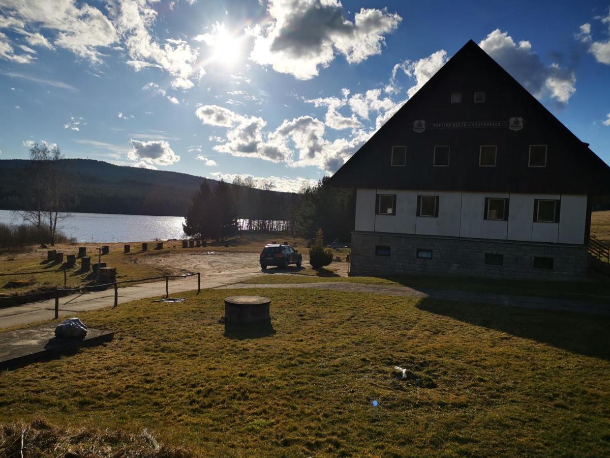 Penzion Tomy Na Plazi Hotel Frymburk Exterior photo